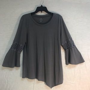 Hannah gray lace detailing bell sleeve women’s top, size M.